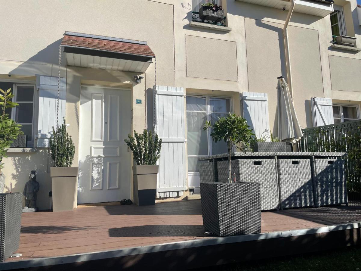 Chambres D'Hotes A Themes A 2,4Km Du Parc Magny-le-Hongre Kültér fotó
